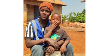 Lebensmittel für Kinder in Uganda